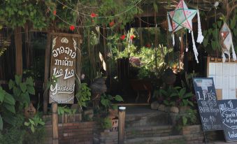 Y Not Laos Hostel