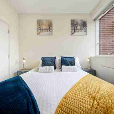 Luxury 1 Bedroom Serviced Apartment in the Heart of Stevenage Rooms