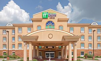 Holiday Inn Express & Suites Terrell