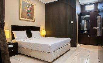 RedDoorz Plus Near Floating Market Lembang - Housity