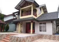 Villa Greenhill Sibolangit Blok A5 No 9 Hotels in Sikeben