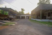 RedDoorz Syariah Near Exit Tol Bojong Pekalongan Hôtels à : Purwosari
