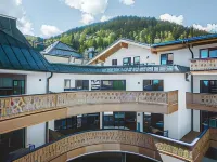 The Gast House Zell am See Hotels near GINHOUSE | Pub | Zell am See