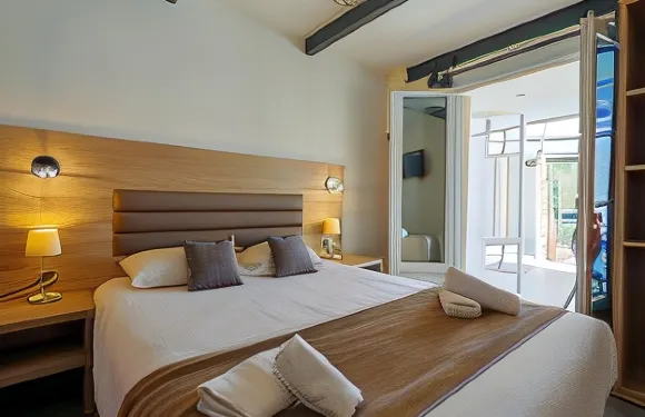 佩拉驪威拉餐廳酒店