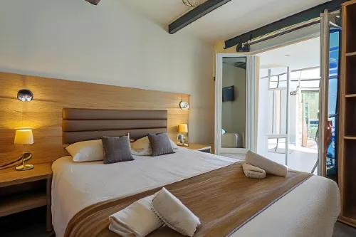 Hotel & Restaurant Perla Riviera Hotels in Villeneuve-Loubet