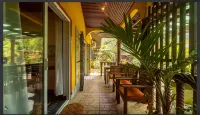 Effie Mountain View Gecko Villa Hotels in Cerf Island