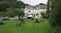 Fox & Hound Hotel - parking