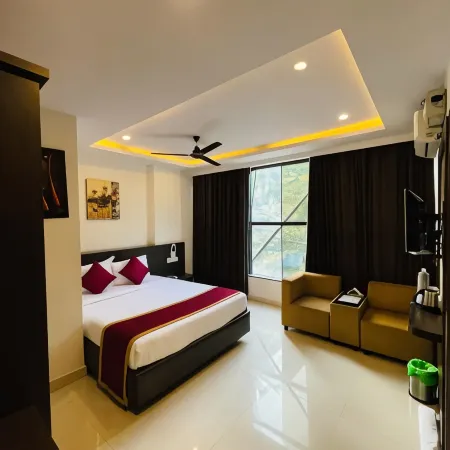 The Porch Inn Hotel/Service Apartments Отели рядом с достопримечательностью «Торговый квартал Ганди-Базар»