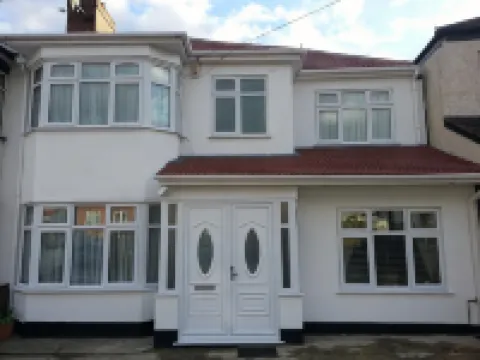 Apple House Wembley Hotels in Edgware