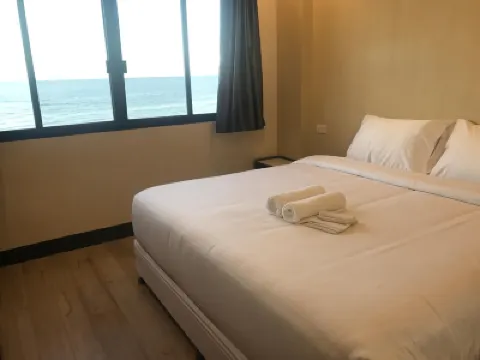 Babylon Oslob Coast Guesthouse Hotels near ALONA  OSLOP(WHALE SHARK TOUR) PIER