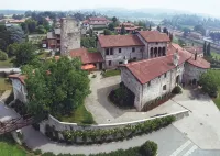 Castello di Cernusco Lombardone Hotel di Montevecchia