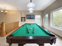 Lakefront Retreat Minutes from the Strip – Stunning Views & Family-Friendly Fun!