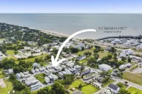 Downtown Coastal Escape // Walk to Beach & Shops