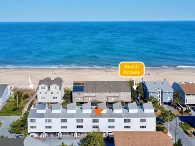 Coastal Crush -50 Steps to Private Beach! Roof Deck Lounge with Ocean Views!