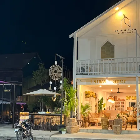 Laiwaii Hotel Отели рядом с достопримечательностью «Храм Чы Чанг»
