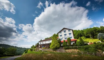 Logis Hôtel Belle Vue Hotels in Les Ancizes-Comps