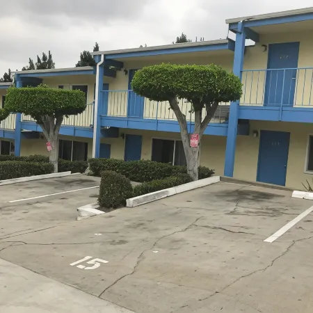 King Lodge Motel Отели в г. Монтерей Парк