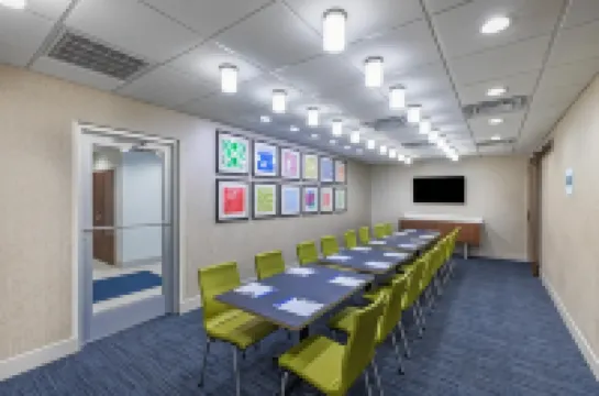 Holiday Inn Express & Suites PURCELL by IHG