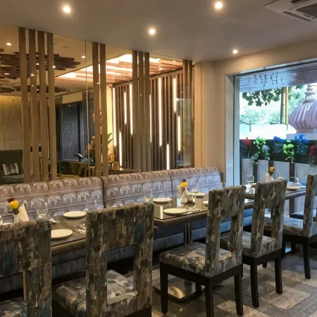 JRD Pride-Business Hotel Отели рядом с достопримечательностью «Стадион «Тхягарай»»