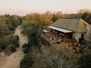 Thornybush Simbambili Lodge