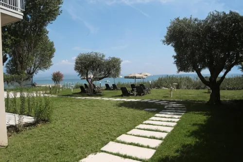 Smeraldo Dip Villa Canneto - Condos