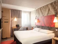 Ibis Troyes Centre Hotel dekat Prefecture of Aube