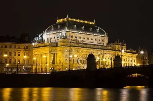 Bastien Studio Near Airport Hotels in Karlstejn