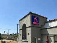 Motel 6 Lake Elsinore, CA