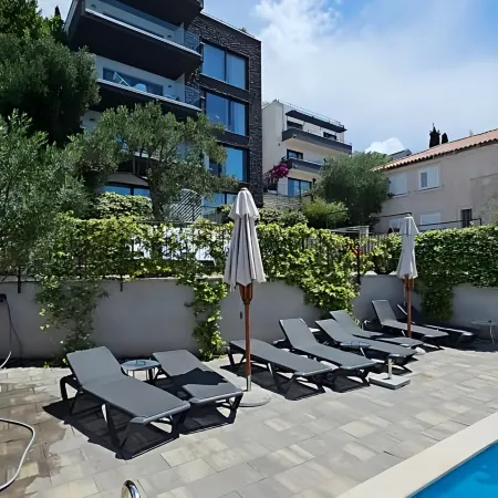 Residence Alpha Apartments