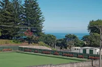 Raumati Sands Resort Hotels in Парапарауму