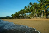 The Reef Retreat Palm Cove - Beach