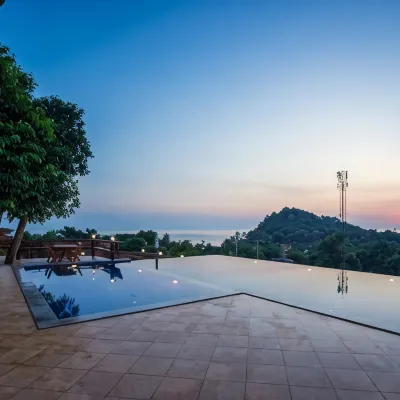 Phuchawee Lanta Hotels near Ta Noad Beach