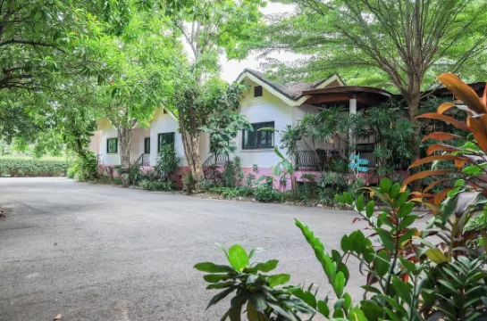 Chayada Garden House and Resort Hotel