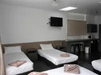 Parkway Motel Hotels in Queanbeyan