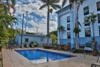 Hampton by Hilton San Jose Airport - Pools
