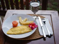 Gedhong Hostel Hotels near Sampalan Harbor