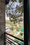 Hotel Kasauli Regency - Mountain view