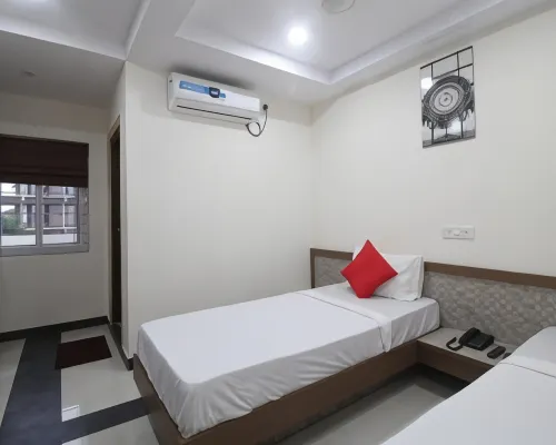 Arjuna Luxury Rooms โรงแรมใกล้ไอเอสบี
