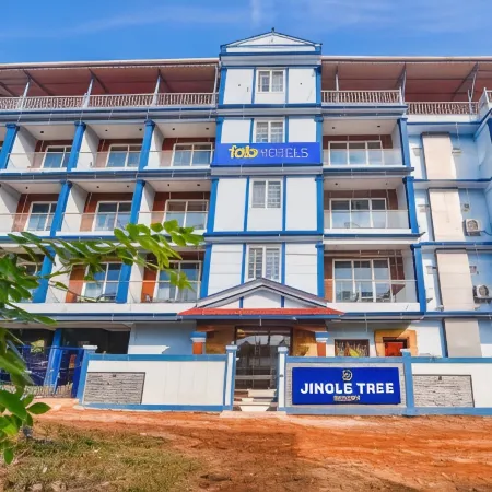 Jingle Tree Resort