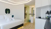 EXCOTEL Design Hotel Surabaya Hotel dekat Masjid Raya Ulul Albab Universitas Islam Negeri Sunan Ampel