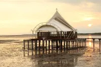 BeeJay Bakau Resort Hotels in Mayangan