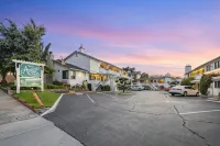 Arbor Inn Monterey - parking
