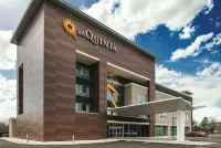 La Quinta Inn & Suites by Wyndham Atlanta South - McDonough Hotels in Henry County
