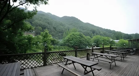 Goodstay Jirisan Little Prince Pension Отели рядом с достопримечательностью «Gurye Sansuyu Village»