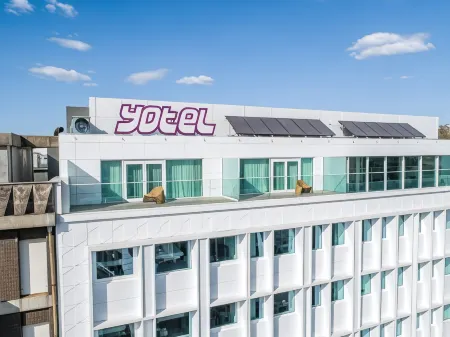 Yotel Porto Отели рядом с достопримечательностью «Понти-ди-Дон-Луиш I»