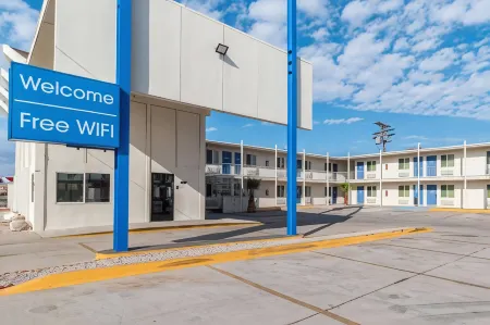 Motel 6 Blythe, CA - South Отели в г. Блайт