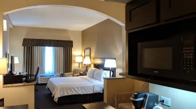 Holiday Inn Express & Suites Clinton Hotels in 