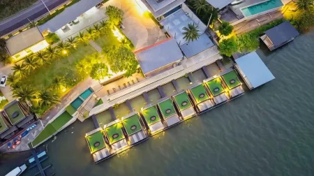 Blueskyraft Resort Отели рядом с достопримечательностью «Chung Kai Allied War Cemetery»