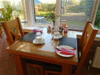 Trumbles Gatwick B&B - Aamiainen