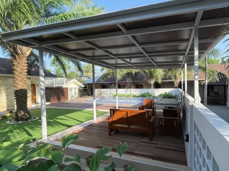 RedDoorz Syariah Plus Near Banyuwangi Airport